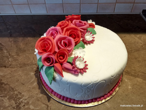 Tort urodzinowy #rodxinowy #tort #okazjonalny #tort #tort z #kwiatami #tortytort