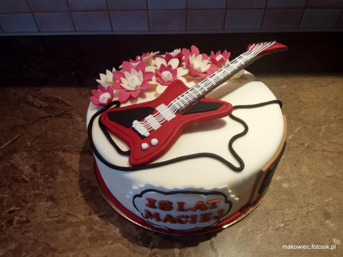 Tort z gitara na 18 -tkę #tort z #gitara #tort #okazjonalny #tort #dla #muzyka #gitara #tort #torty