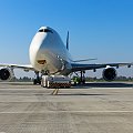 Wypychanie przed odlotem do Hongkongu Boeinga 747-8 linii cargo UPS. To druga wizyta tego typu samolotu w naszym Kraju.