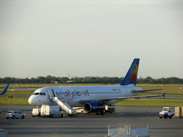 Airbus A320-233, SP-HAH, Small Planet Airline