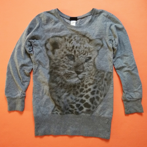 H&m bluza z tygryskiem 146/152 stan bdb- dł 61 szerokość 40x2 cm rękaw 44 cm CENA: 10 ZŁ