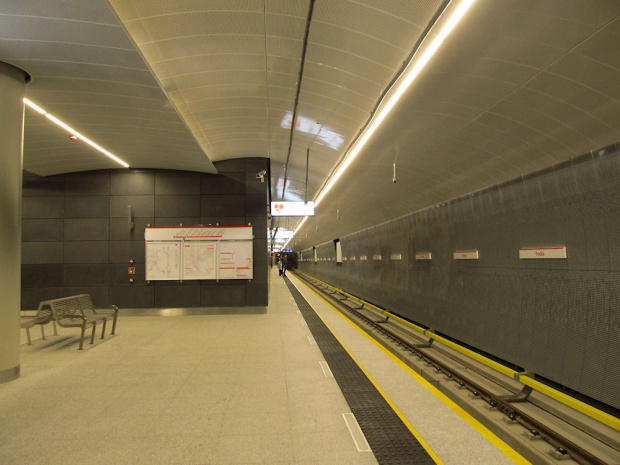 Stacja metra (C18) "Trocka"