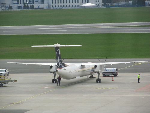 Bombardier DHC-8-402Q Dash 8, OY-YBY, PLL LOT