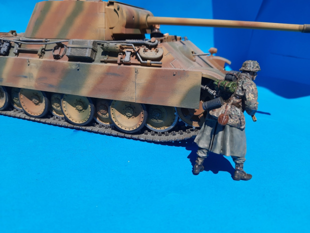 Tank hunters 1-25 scale