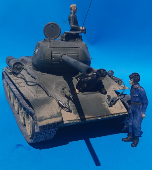Soviet tank crewman 1-25scale